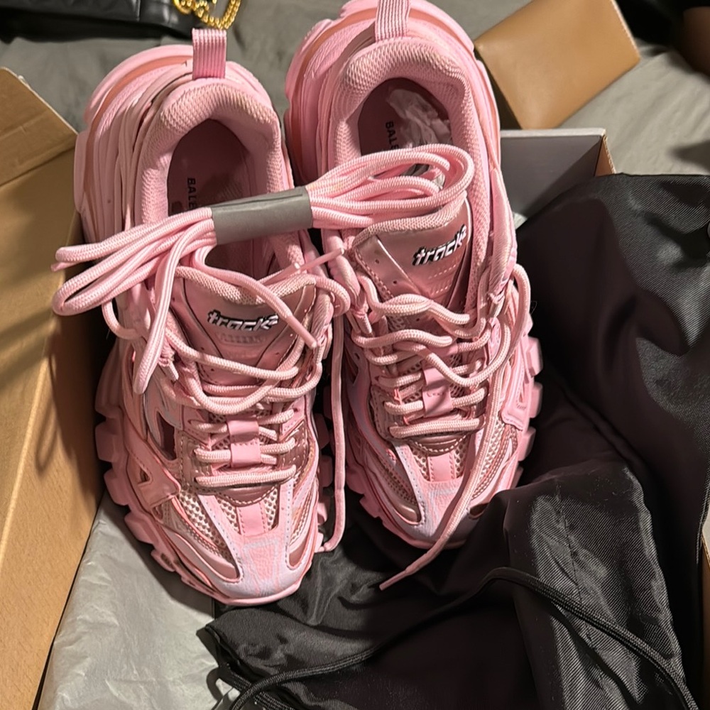 Balenciaga Women's Pink Sneakers - Picture 5 of 5